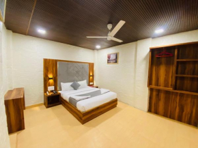 Hotel AVK Stay near Versova Beach